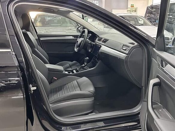 2025 Skoda Superb III Рестайлинг, чёрный - вид 7