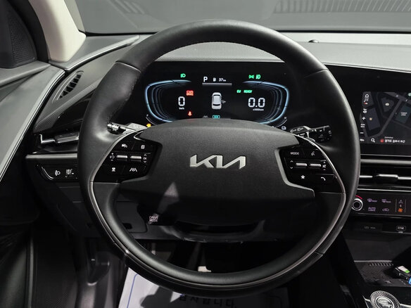 2022 Kia Niro II, чёрный, 2150000 рублей - вид 8