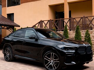 2022 BMW X6 30d III (G06), чёрный, 9000000 рублей, вид 3
