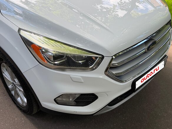 2017 Ford Kuga II Рестайлинг, белый - вид 9