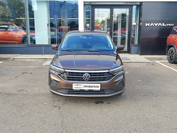 2021 Volkswagen Polo VI, коричневый - вид 1