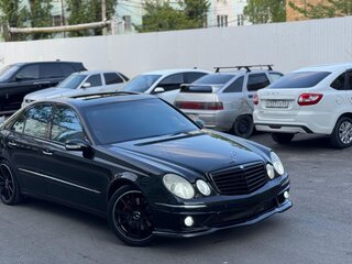 2004 Mercedes-Benz E-Класс 500 III (W211, S211), чёрный, 800000 рублей, вид 3