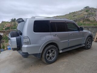 2007 Mitsubishi Pajero IV, серебристый, 1300000 рублей, вид 2