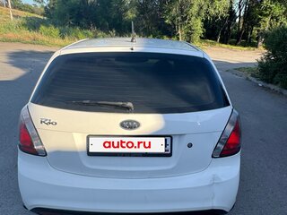 2010 Kia Rio II Рестайлинг, белый, 500000 рублей, вид 3