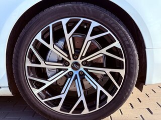 2011 Audi A8 III (D4), белый, 2000000 рублей, вид 4