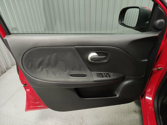 2009 Nissan Note I Рестайлинг, красный - вид 13