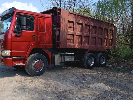 2007 Sinotruk Howo ZZ3327, красный, 2100000 рублей, вид 4