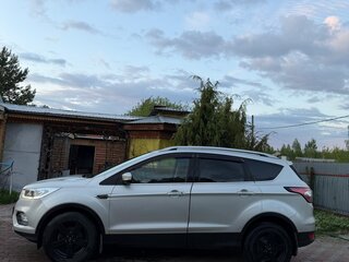 2017 Ford Kuga II Рестайлинг, серебристый, 1500000 рублей, вид 4