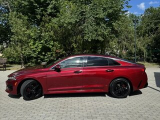 2020 Kia K5 III, красный, 2500000 рублей, вид 2