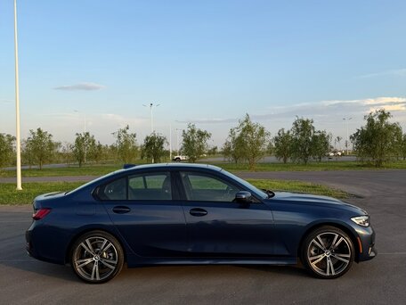2022 BMW 3 серии 330i VII (G2x), синий, 3490000 рублей, вид 4