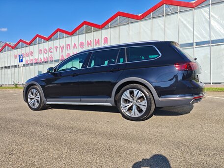 2020 Volkswagen Passat Alltrack B8 Рестайлинг, чёрный, 3500000 рублей, вид 3