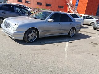 2000 Mercedes-Benz E-Класс 200 II (W210, S210) Рестайлинг, серебристый, 580000 рублей, вид 2