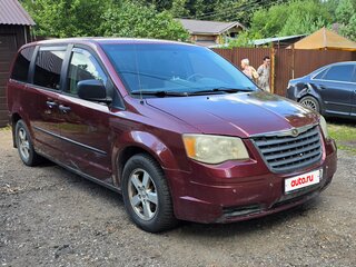 2007 Chrysler Town & Country V, красный, 730000 рублей, вид 2