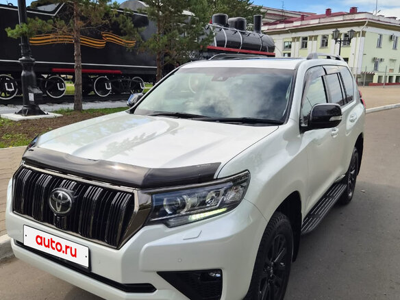 2022 Toyota Land Cruiser Prado 150 Series Рестайлинг 3, белый, 6350000 рублей