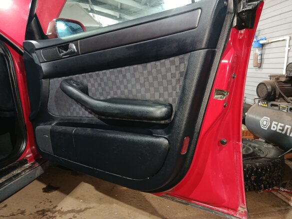 1997 Audi A6 II (C5), красный, 510000 рублей - вид 23