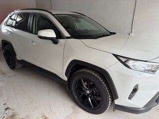 2020 Toyota RAV4 V (XA50), белый, 3900000 рублей, вид 3