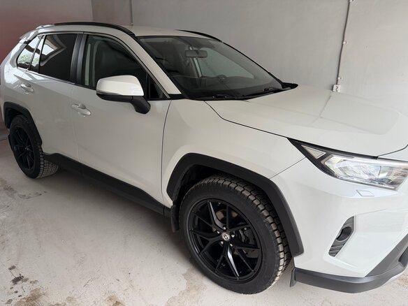 2020 Toyota RAV4 V (XA50), белый, 3900000 рублей - вид 2