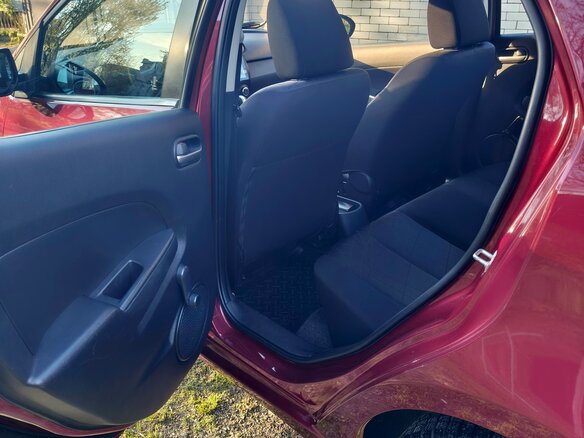 2012 Mazda 2 II Рестайлинг (DE2), красный, 930000 рублей - вид 15
