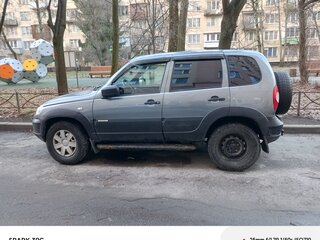 2017 Chevrolet Niva I Рестайлинг, серый, 590000 рублей, вид 4