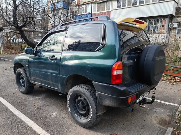 2000 Suzuki Grand Vitara I, зелёный - вид 3