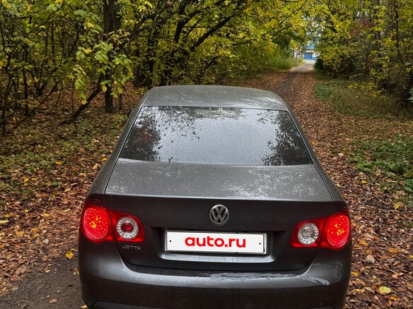 2009 Volkswagen Jetta V, серый, 800000 рублей - вид 3