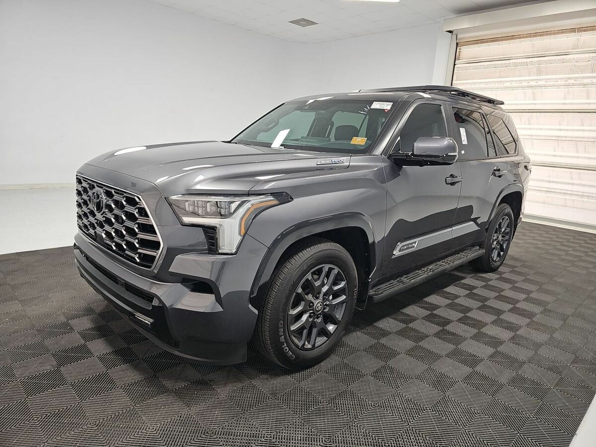 Открыть фотографии: Toyota Sequoia III