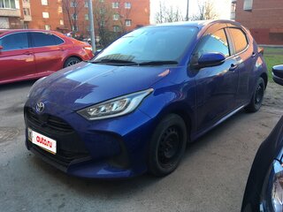 2020 Toyota Yaris IV, фиолетовый, 1550000 рублей, вид 1