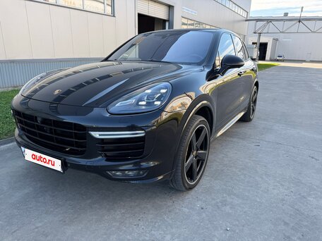 2015 Porsche Cayenne Turbo S II Рестайлинг (958), чёрный, 5600000 рублей, вид 1