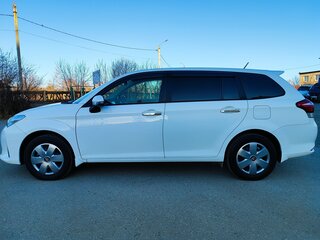 2018 Toyota Corolla Fielder XI (E160, E170) Рестайлинг 2, белый, 1600000 рублей, вид 4