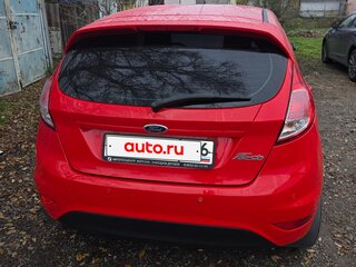 2016 Ford Fiesta Mk6 Рестайлинг, красный, 800000 рублей, вид 3