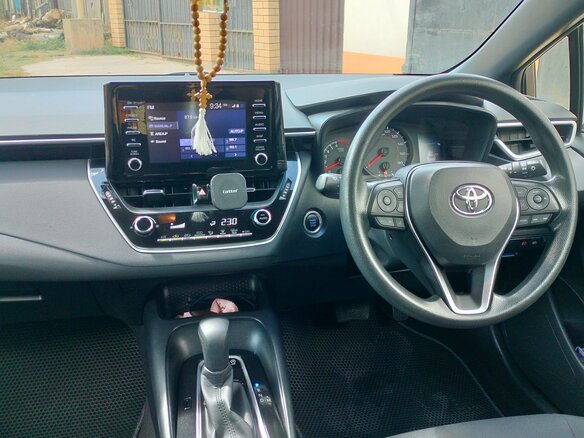 2021 Toyota Corolla Sport XII (E210), серебристый, 2000000 рублей - вид 16