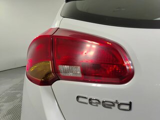 2016 Kia Ceed II Рестайлинг, белый, 1260000 рублей, вид 2