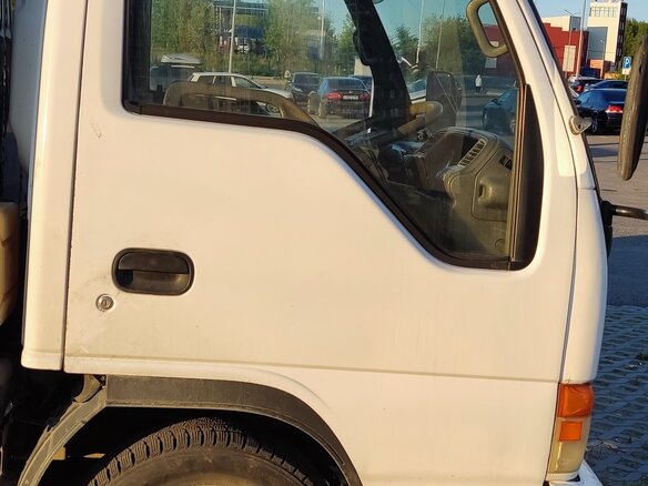 1997 Isuzu Elf (N-series), белый, 700000 рублей - вид 12