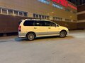 2001 Mitsubishi Chariot Grandis III, белый - вид 1