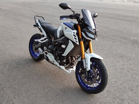 2018 Yamaha MT-09 (FZ-09), белый, 800000 рублей, вид 1