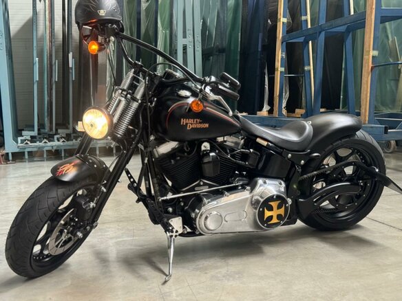 2009 Harley-Davidson Softail Custom, чёрный, 1600000 рублей - вид 3