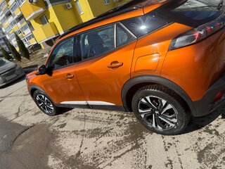 2021 Peugeot 2008 II, оранжевый, 1700000 рублей, вид 4