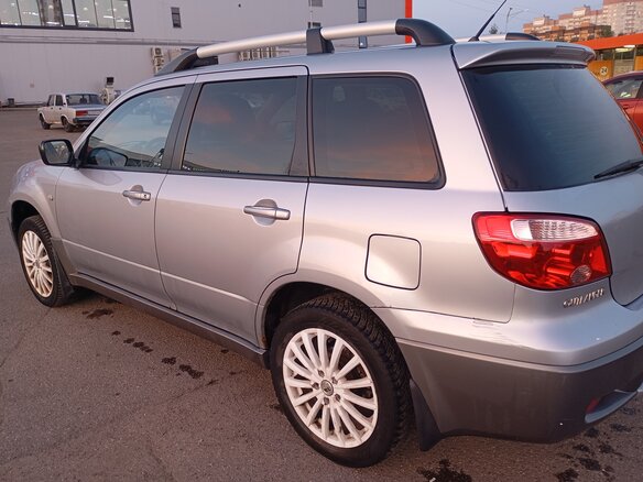 2006 Mitsubishi Outlander I, серый, 500000 рублей - вид 2