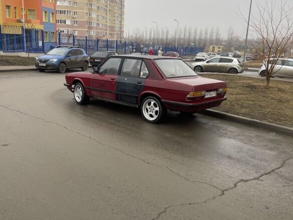 1984 BMW 5 серии 520i II (E28), серый, 200000 рублей - вид 3