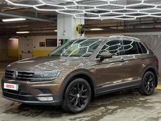 2017 Volkswagen Tiguan II, коричневый, 2450000 рублей, вид 1