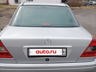 1997 Mercedes-Benz C-Класс 180 I (W202) Рестайлинг, серебристый, 900000 рублей, вид 3