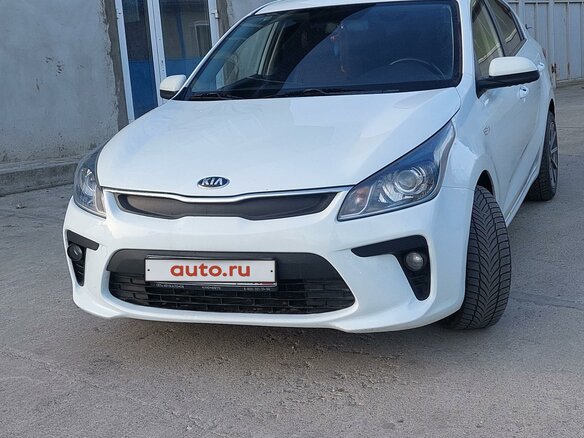 2017 Kia Rio IV, белый, 1400000 рублей - вид 2