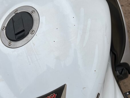 2009 Suzuki GSX 1300 R Hayabusa, белый, 1100000 рублей, вид 4