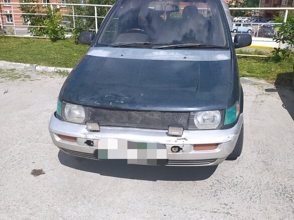 1991 Mitsubishi RVR I, зелёный - вид 1