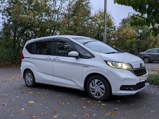 2020 Honda Freed II Рестайлинг, белый, 2100000 рублей, вид 4