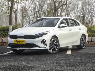 2025 Kia K3 II (China Market) Рестайлинг, белый, 2090000 рублей, вид 1