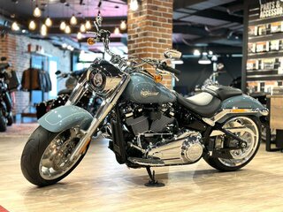 2023 Harley-Davidson Fat Boy, серебристый, 3800000 рублей, вид 1