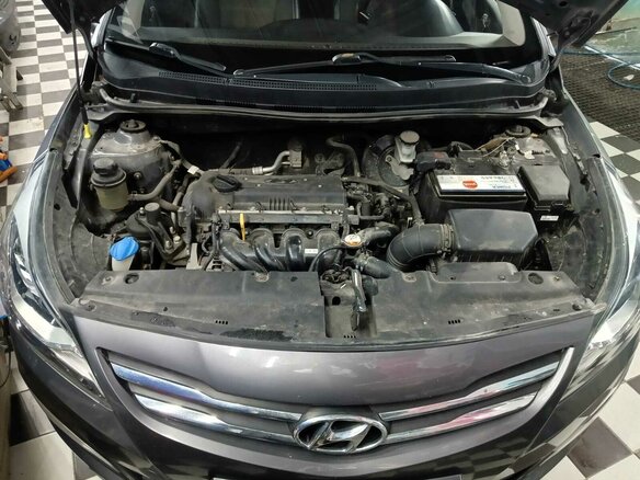 2015 Hyundai Solaris I Рестайлинг, серый, 950000 рублей - вид 4