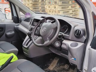 2015 Nissan NV200, серебристый, 1250000 рублей, вид 3