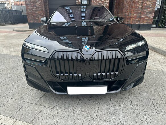 2023 BMW 7 серии 740d xDrive VII (G70), чёрный, 13300000 рублей - вид 7